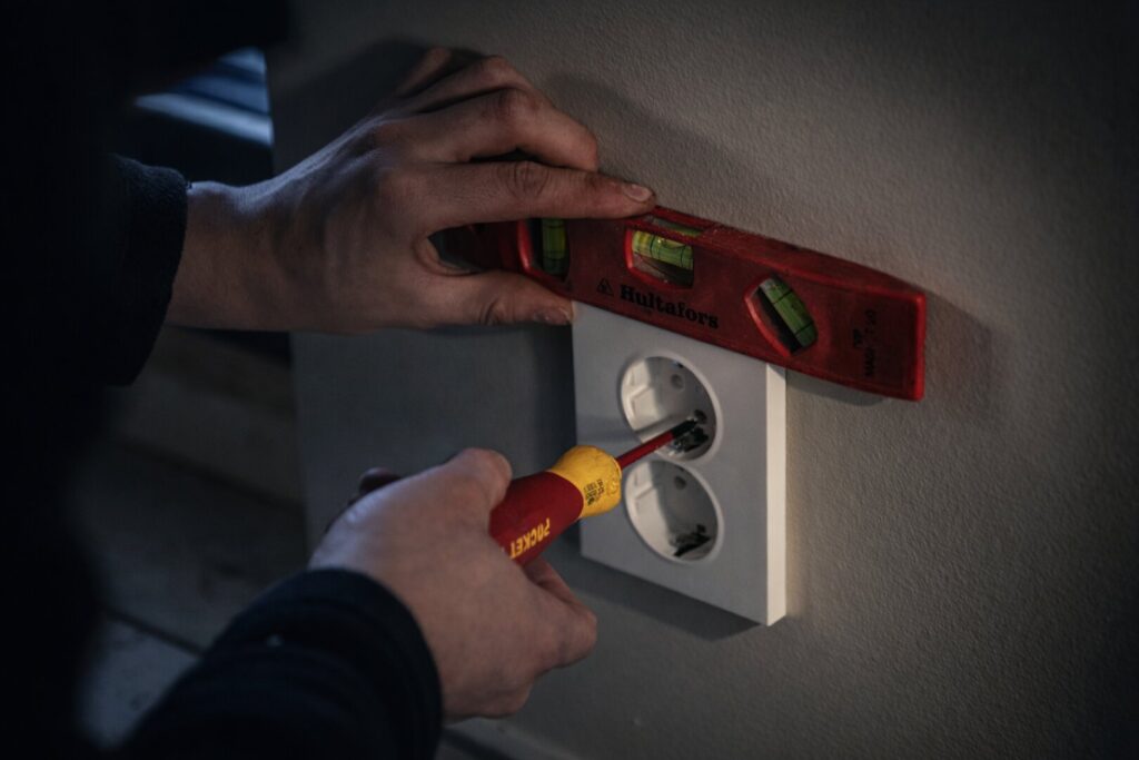 stikkontakt floro ferstad - Ferstad Elektro, din lokale elektriker i Florø og Kinn Kommune